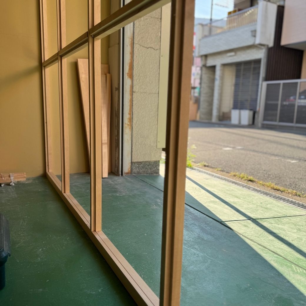 【店舗工事中】2025年7月14日から、工場内の店舗の内装工事が始まりました