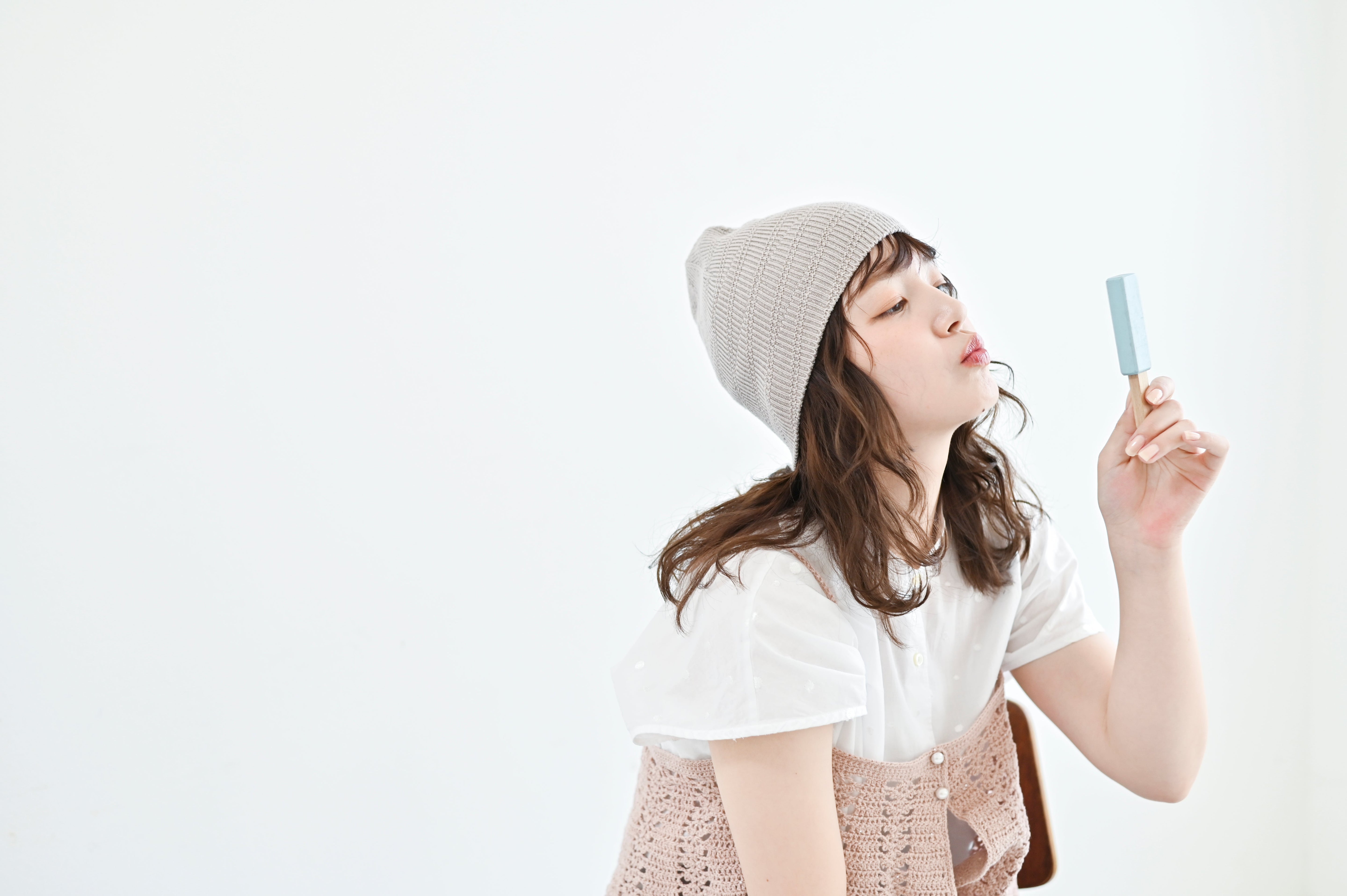 Q. 写真でモデルさんが着ている「ニットベスト」が可愛いです！こちらも販売していますか？（オーガニックコットンビーニー帽の写真です）